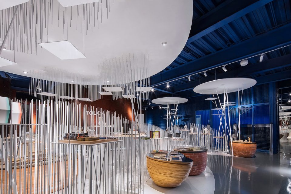 751 Fashion Buyer Shop by CUN Design