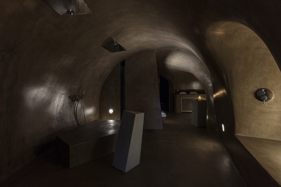 Two Holiday Houses in Firostefani by Kapsimalis Architects