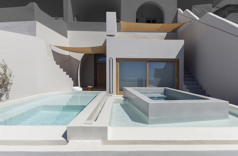 Two Holiday Houses in Firostefani by Kapsimalis Architects