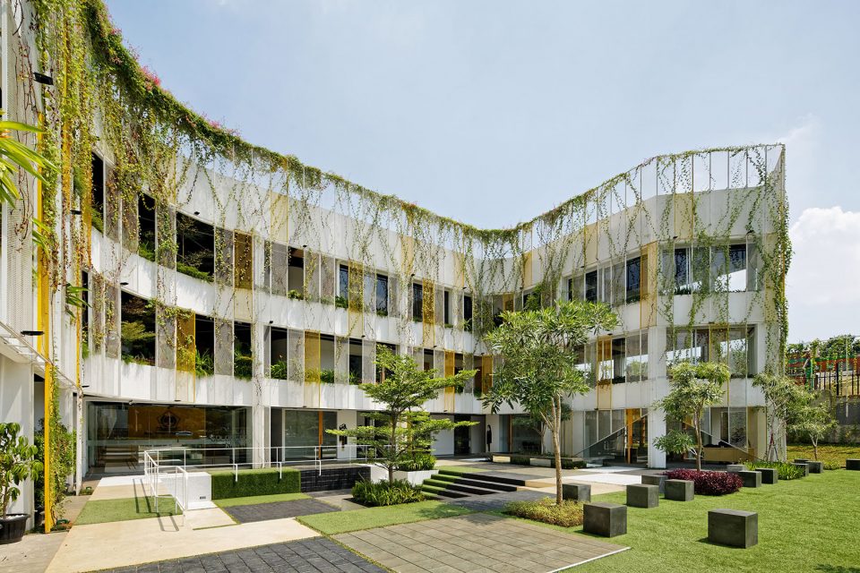 Golkar Jakarta Office by Delution Architect