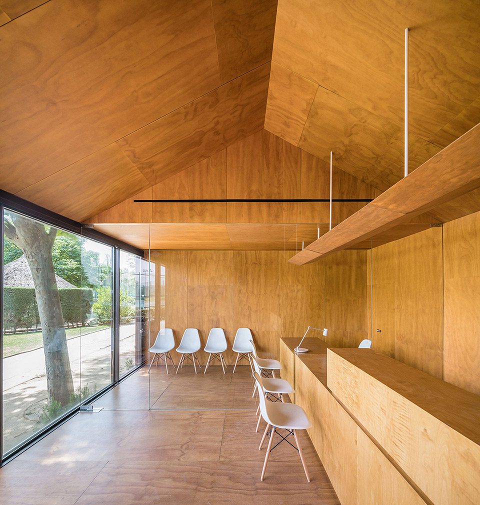 Tennis Padel school office By BETA.&oslash; architecture office