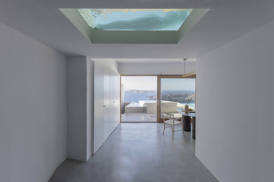 Two Holiday Houses in Firostefani by Kapsimalis Architects