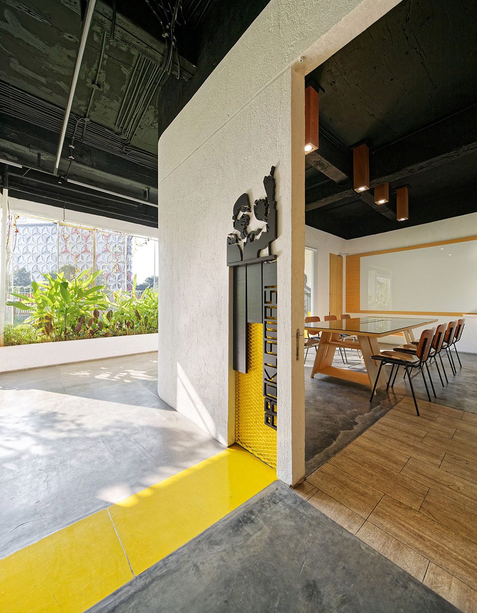 Golkar Jakarta Office by Delution Architect