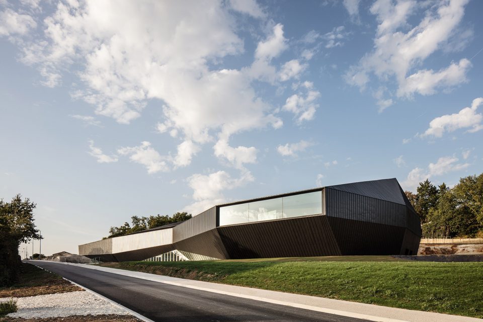 Congress Center Of Haute Saintonge by Tetrarc Architectes