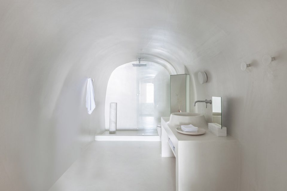 Two Holiday Houses in Firostefani by Kapsimalis Architects