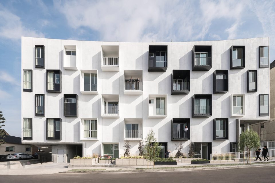 MARIPOSA1038 by LOHA