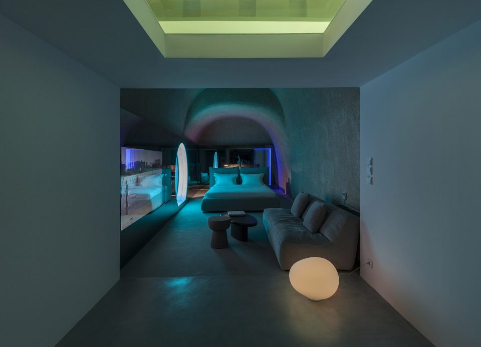 Two Holiday Houses in Firostefani by Kapsimalis Architects