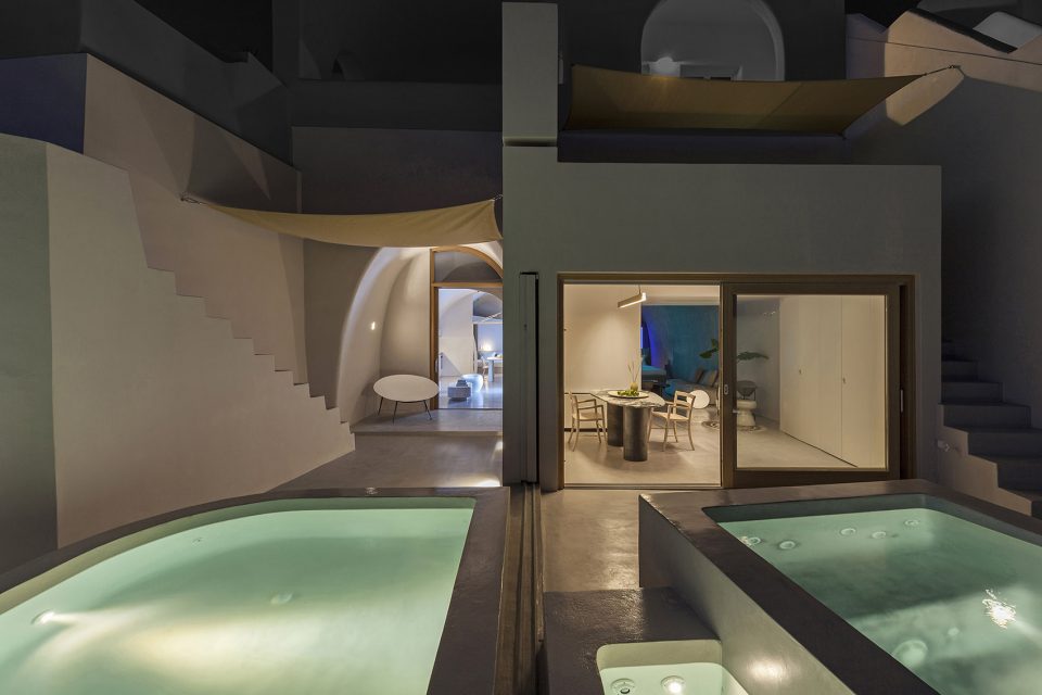 Two Holiday Houses in Firostefani by Kapsimalis Architects