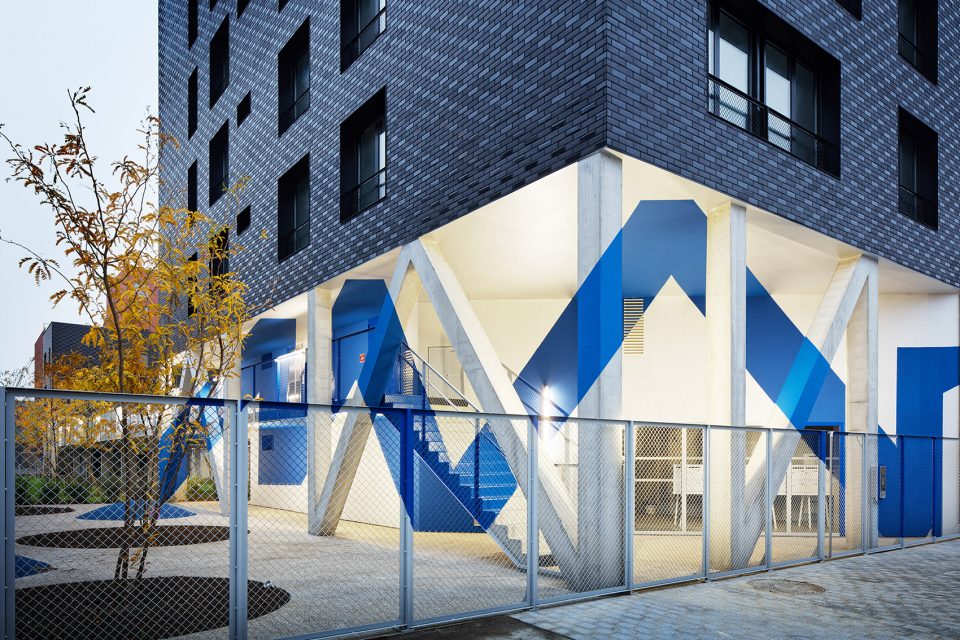 Social Housing Ivry by Atelier du Pont
