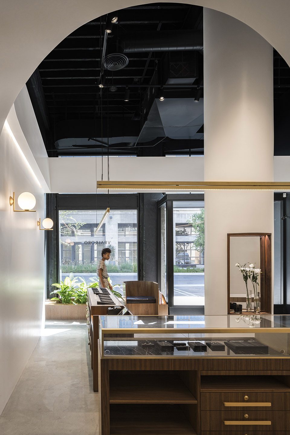 Vrai Oro Store by Warren Office For Research and Design