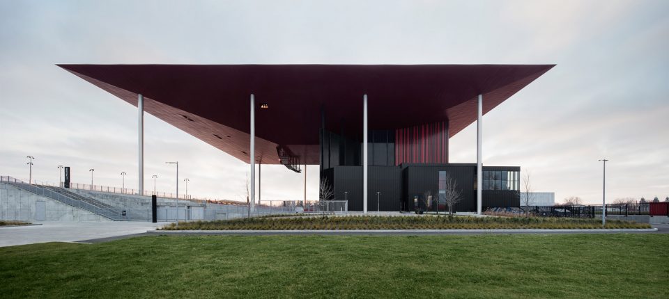 Amphithéâtre Cogeco by Atelier Paul Laurendeau