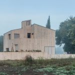 原野上的花贝住宅，西班牙 / unparelld'arquitectes