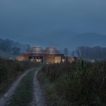 “漂亮的房子”之木兰围场 / 华都建筑