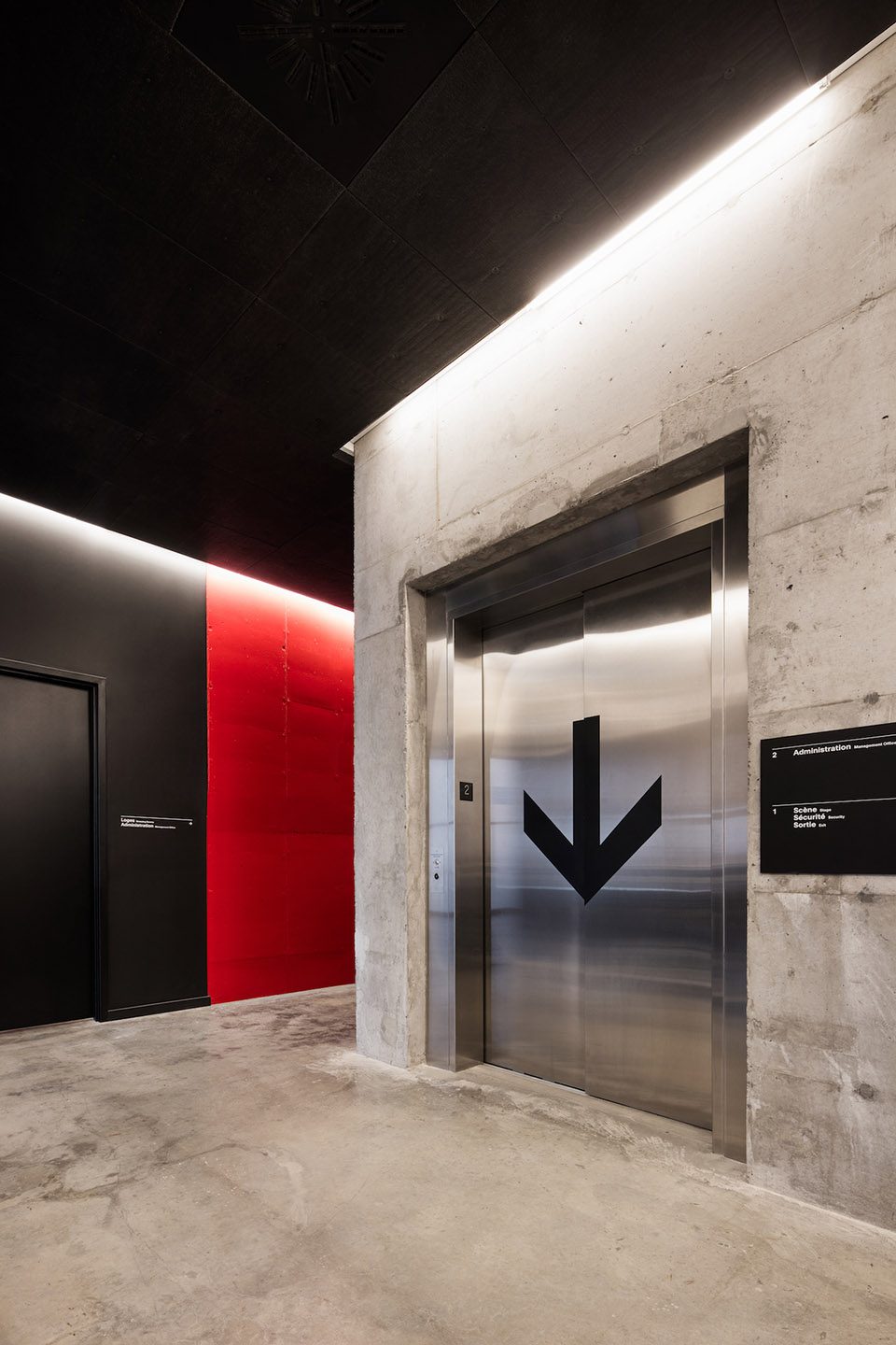 Amphithéâtre Cogeco by Atelier Paul Laurendeau