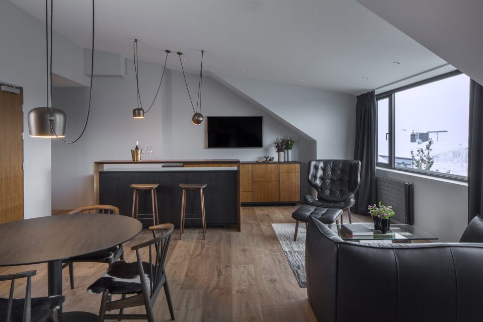 ION City Hotel by Minarc