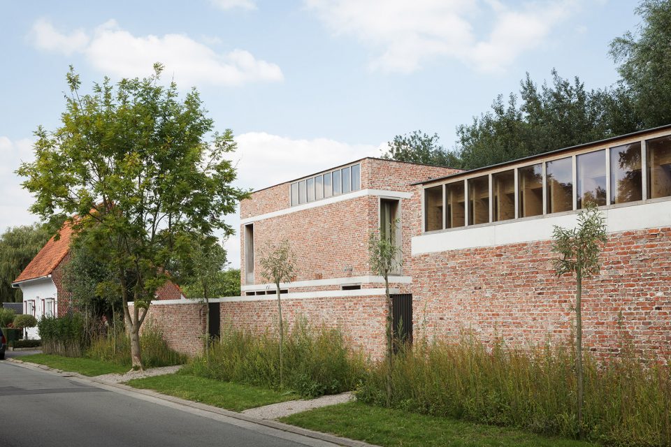 house and workshop for a sculptor by raamwerk van gelder tilleman
