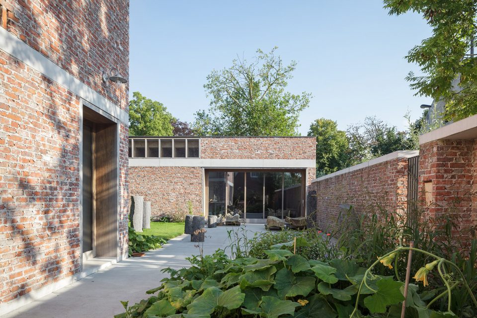 house and workshop for a sculptor by raamwerk van gelder tilleman