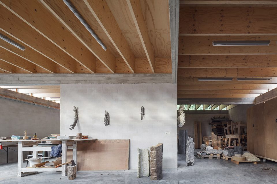 house and workshop for a sculptor by raamwerk van gelder tilleman