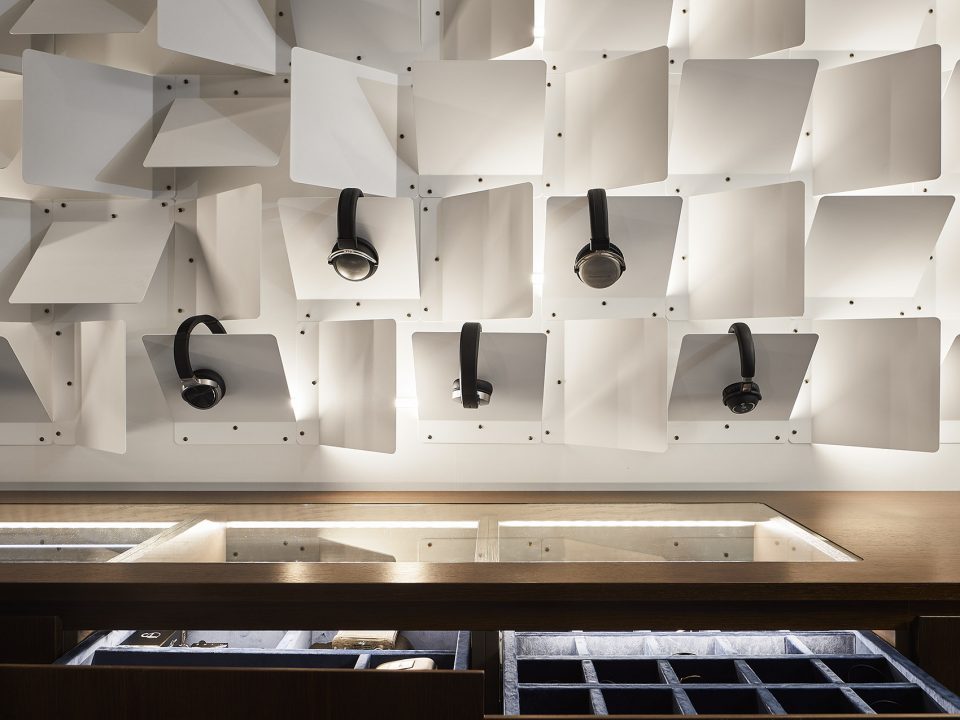 display2 headfoneshop Batay Csorba Architects