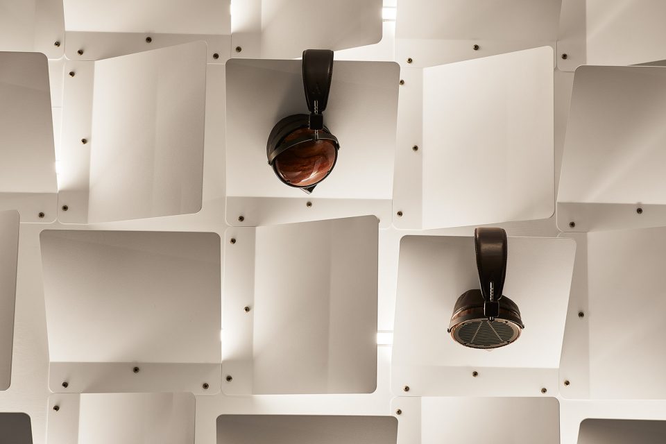 display3 headfoneshop Batay Csorba Architects
