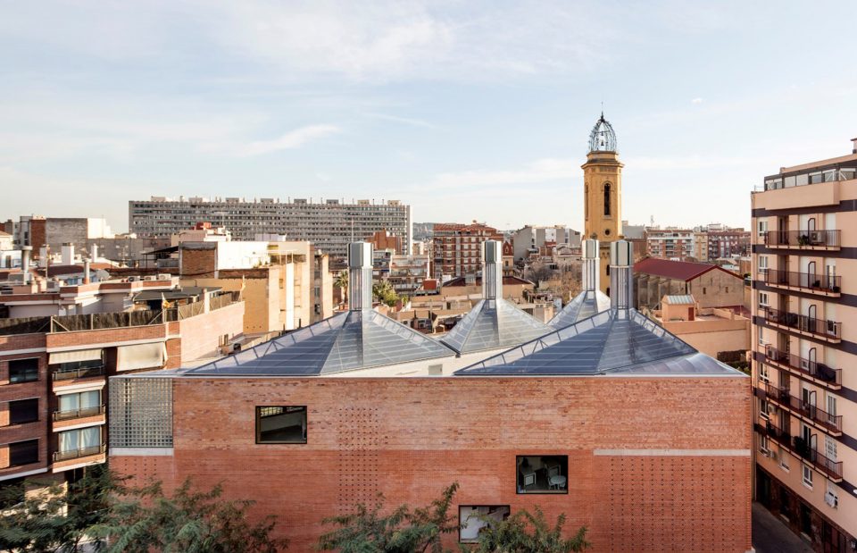 Civic Centre Cristalleries Planell by H ARQUITECTES