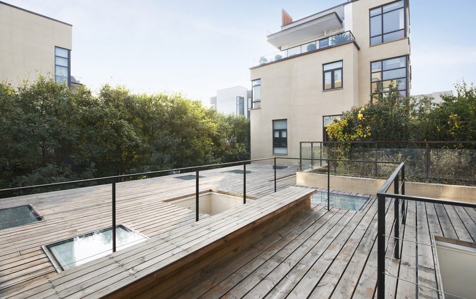 BMLZ Villa Office by TSUTSUMI ASSOCIATES