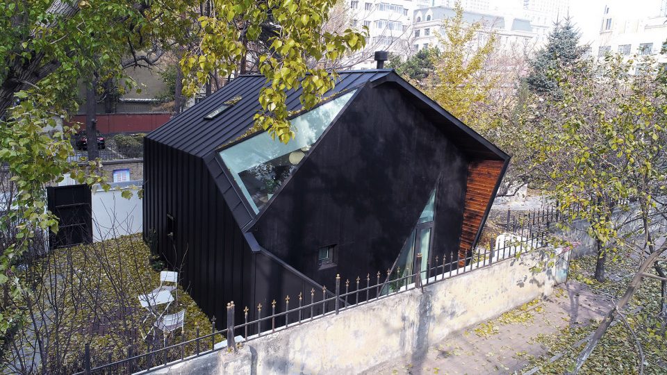 Home in High Latitude by hyperSity architects