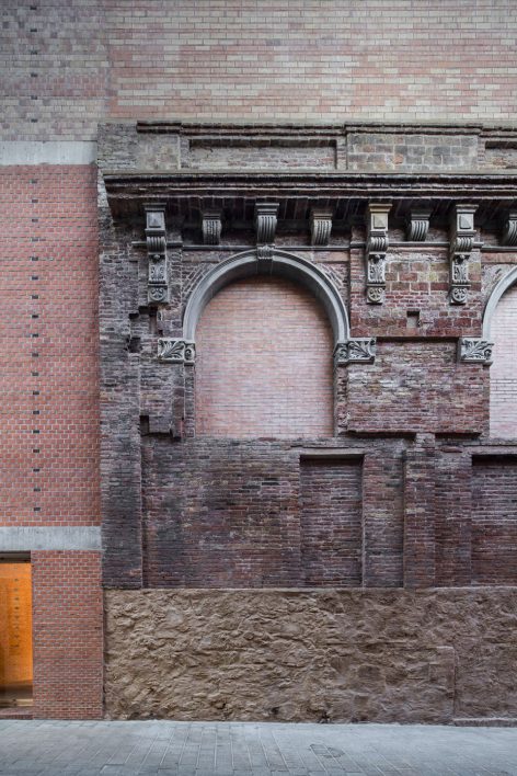 Civic Centre Cristalleries Planell by H ARQUITECTES