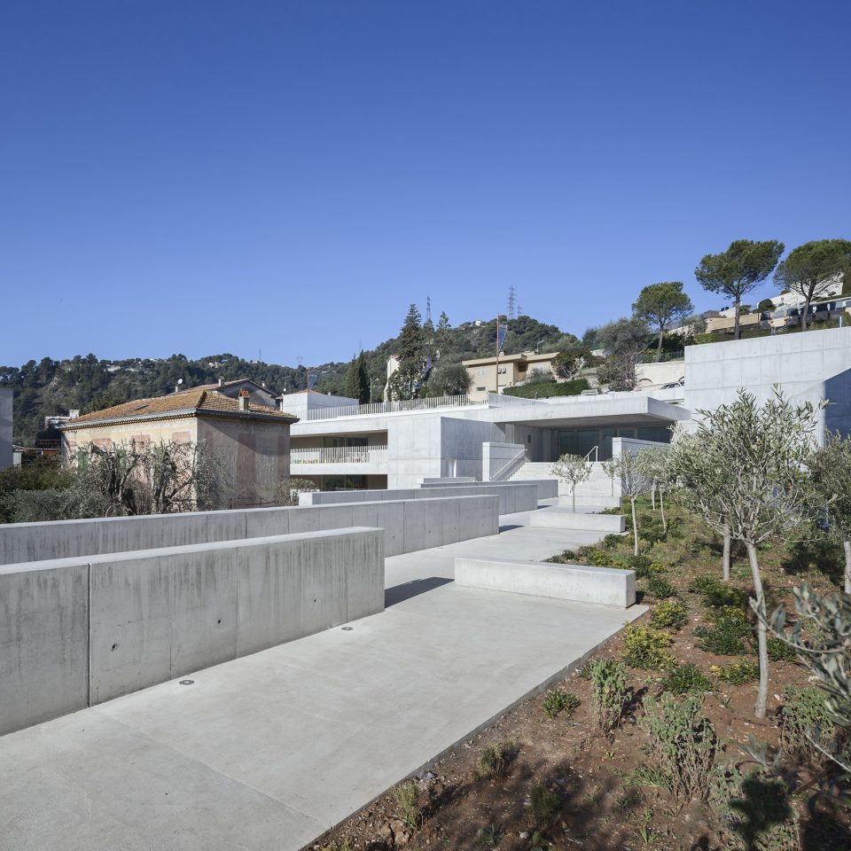 pole petite enfance de la trinite by cab architectes