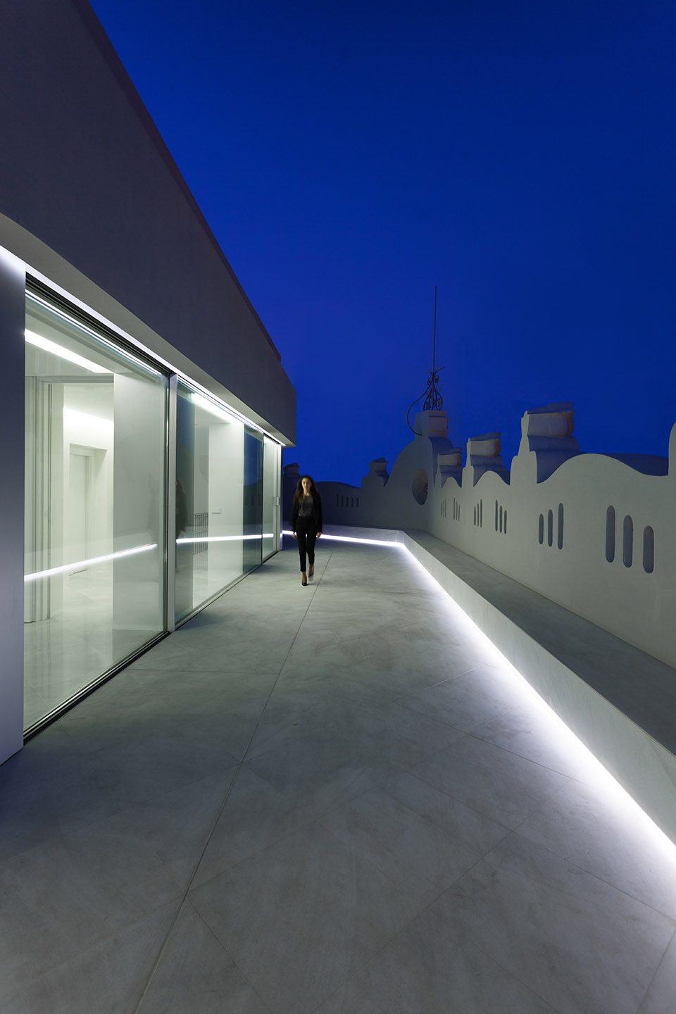 1905 Office Building by Fran Silvestre Arquitectos