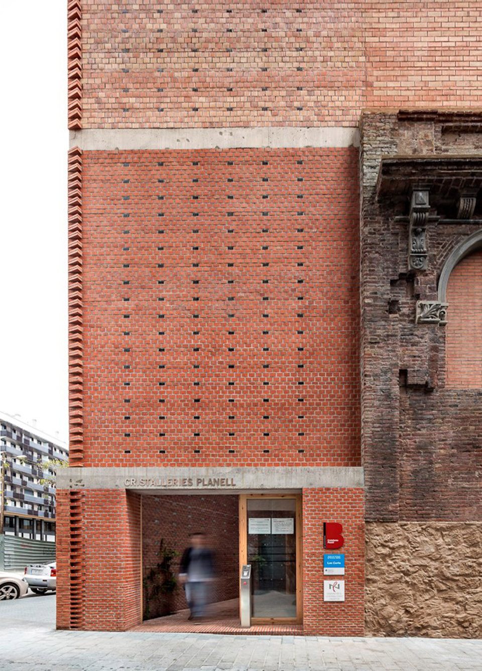 Civic Centre Cristalleries Planell by H ARQUITECTES