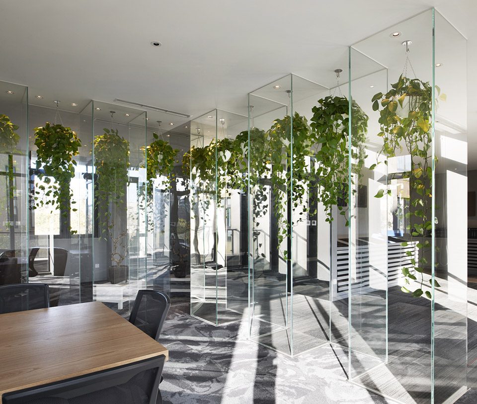 BMLZ Villa Office by TSUTSUMI ASSOCIATES