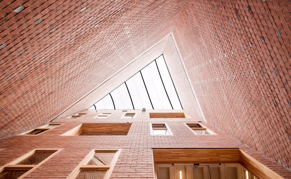 Civic Centre Cristalleries Planell by H ARQUITECTES