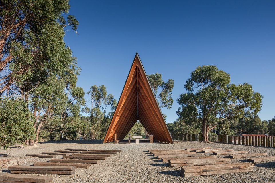 Chapel of NOSSA SENHORA DE FÁTIMA by Plano Humano Arquitectos