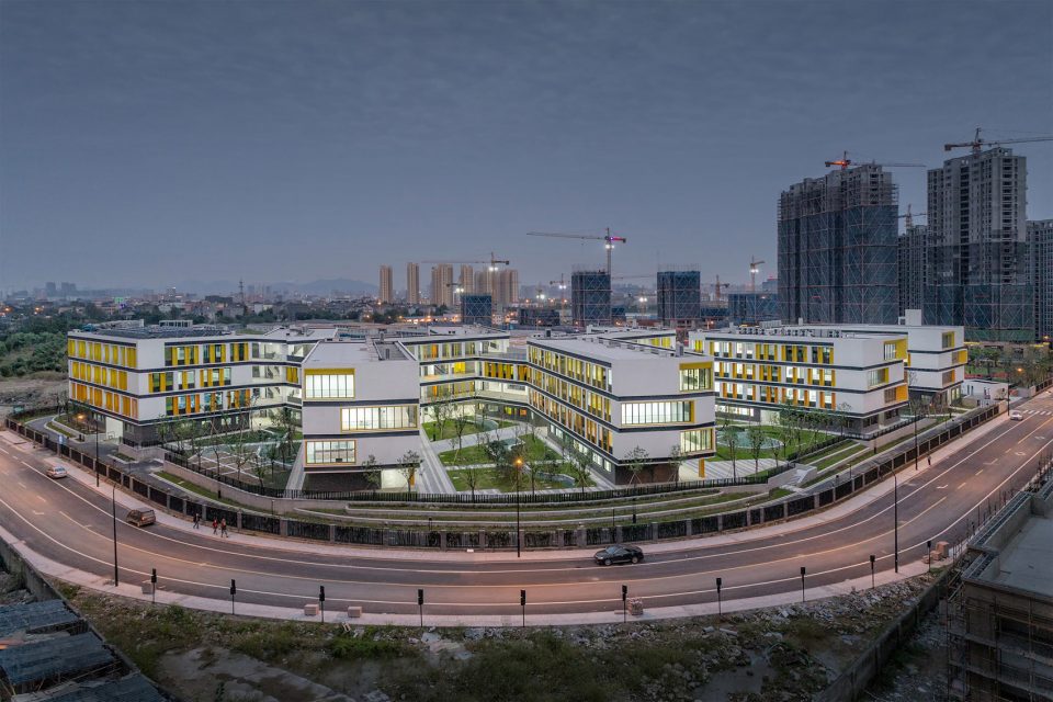 Hangzhou Gudun Road Primary School by GLA
