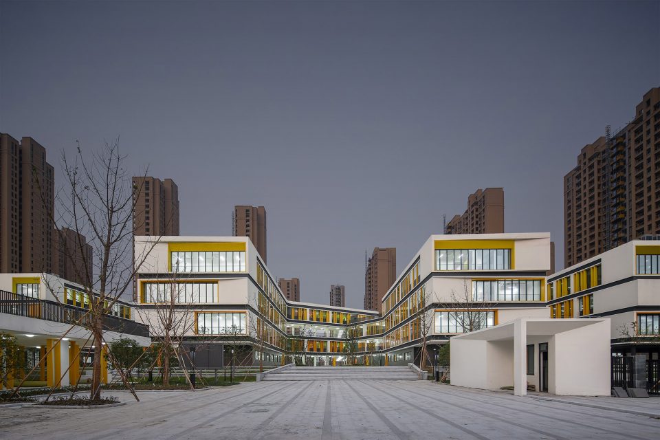 Hangzhou Gudun Road Primary School by GLA