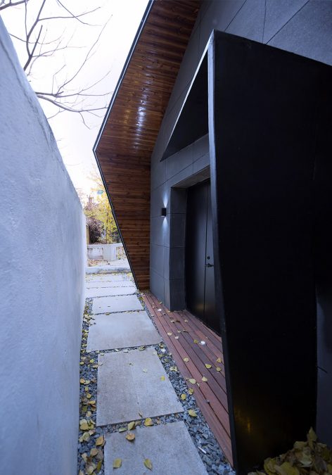 Home in High Latitude by hyperSity architects