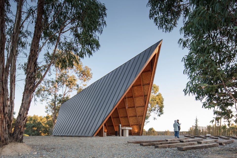 Chapel of NOSSA SENHORA DE FÁTIMA by Plano Humano Arquitectos