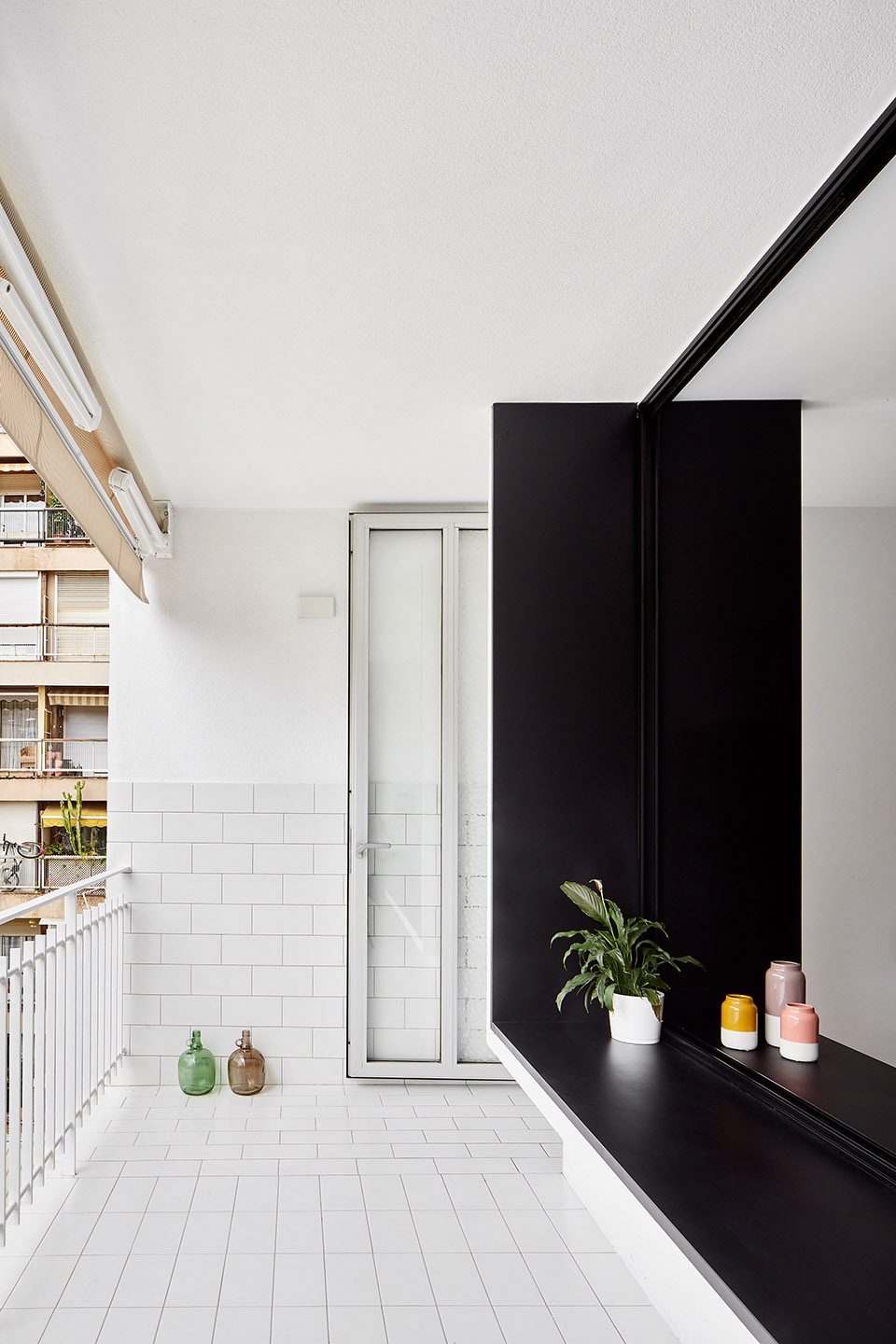 Villarroel Apartment by Raúl Sánchez