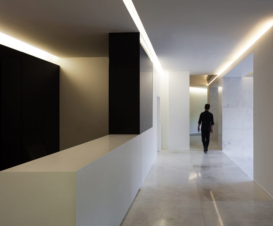 1905 Office Building by Fran Silvestre Arquitectos