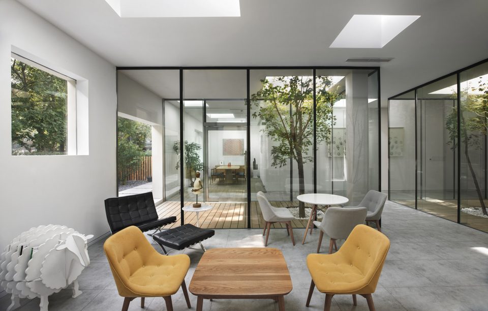 BMLZ Villa Office by TSUTSUMI ASSOCIATES
