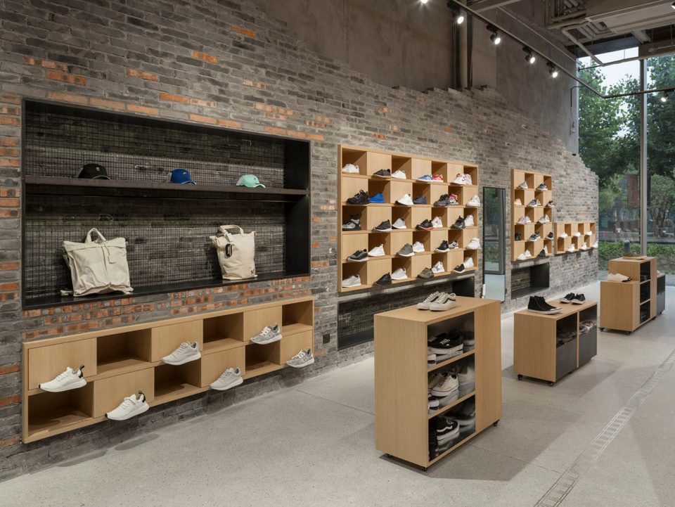 doe store in shanghai by b l u e architecture studio