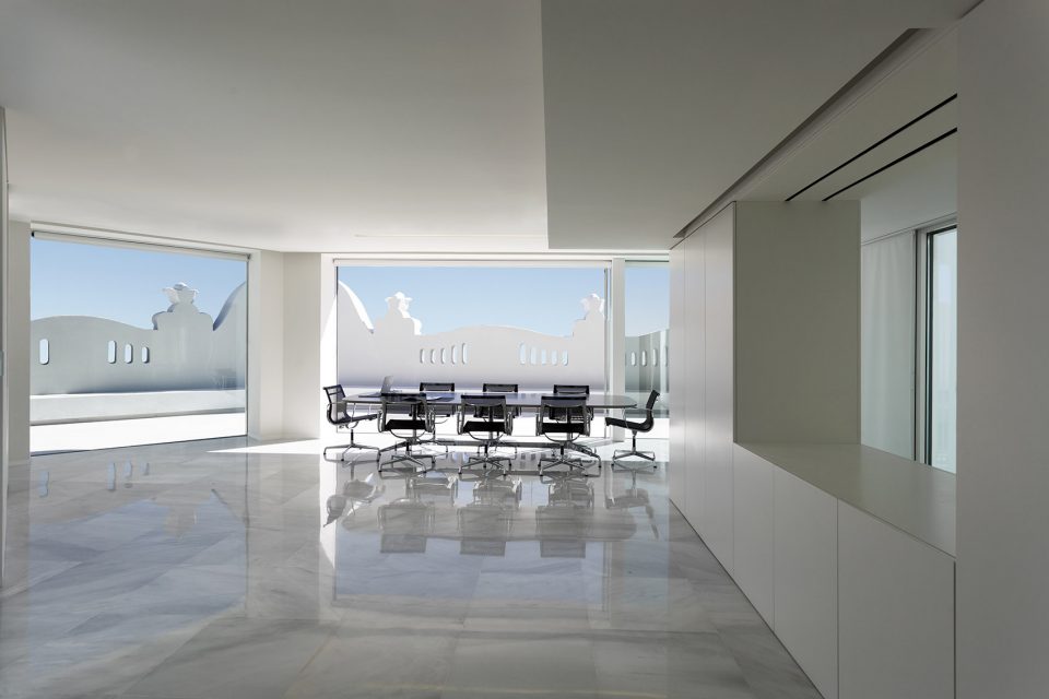 1905 Office Building by Fran Silvestre Arquitectos