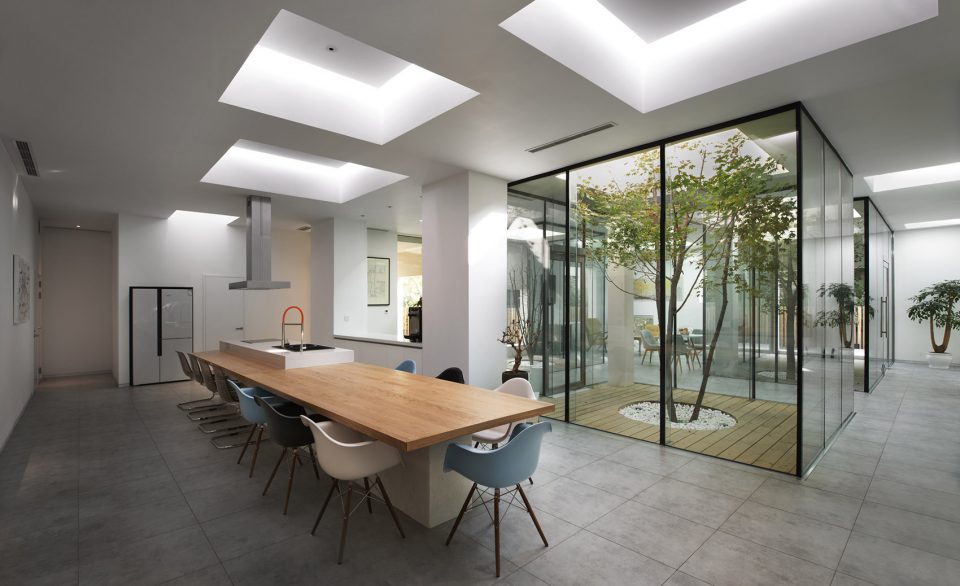BMLZ Villa Office by TSUTSUMI ASSOCIATES