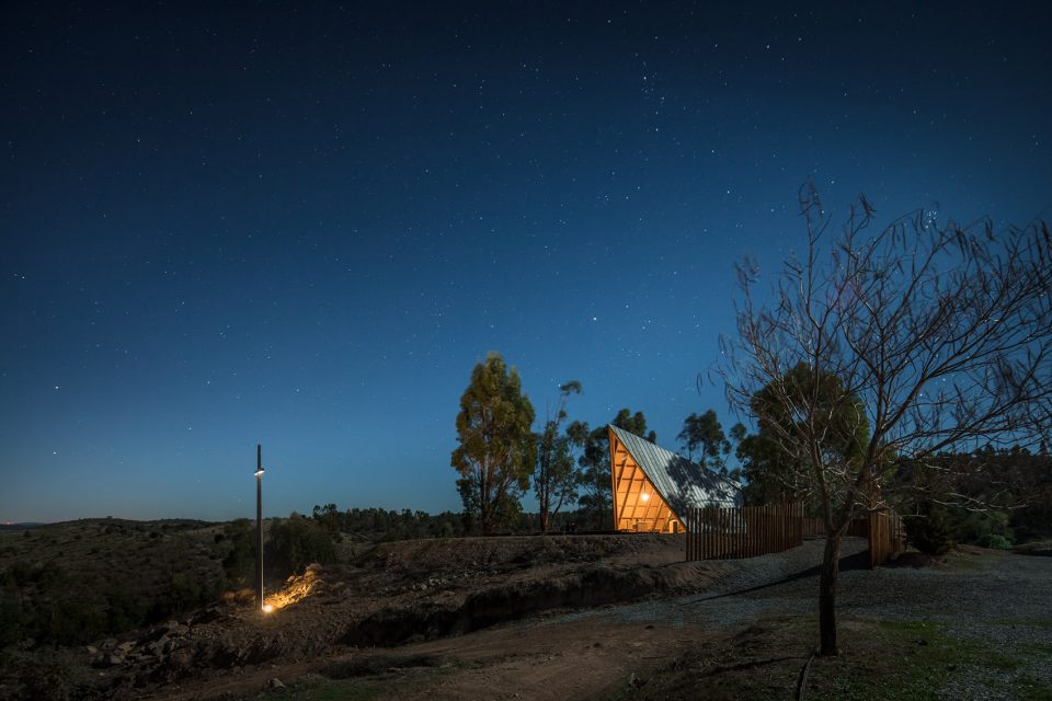 Chapel of NOSSA SENHORA DE FÁTIMA by Plano Humano Arquitectos