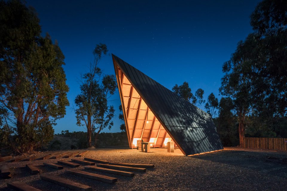 Chapel of NOSSA SENHORA DE FÁTIMA by Plano Humano Arquitectos
