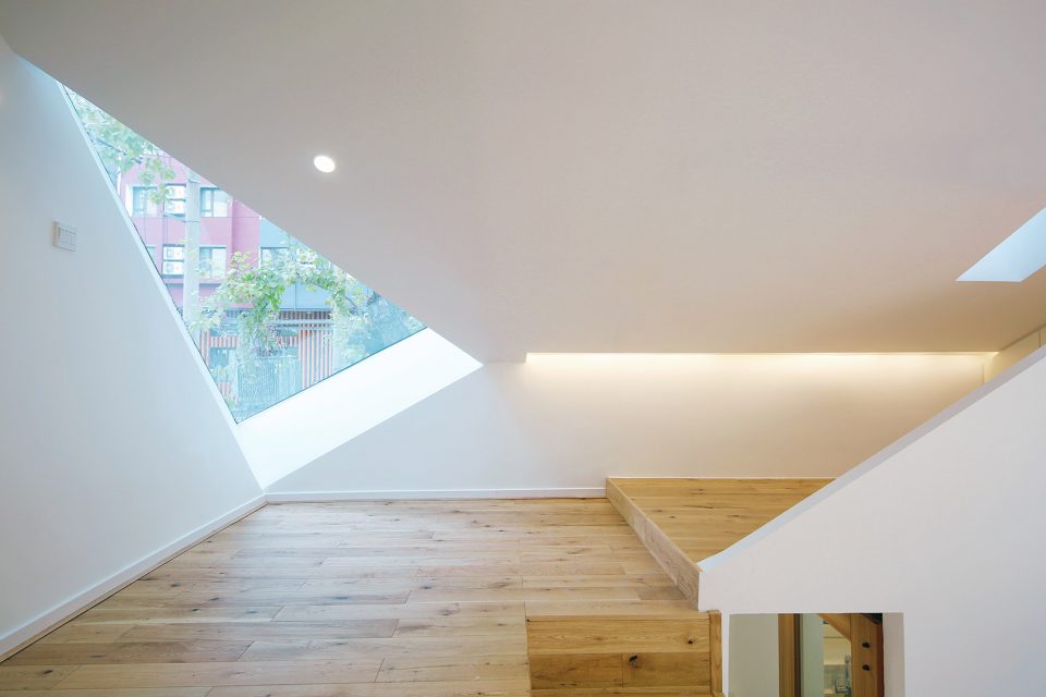Home in High Latitude by hyperSity architects