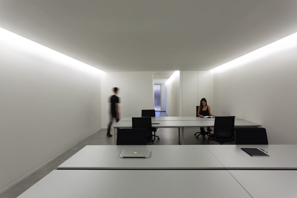 1905 Office Building by Fran Silvestre Arquitectos