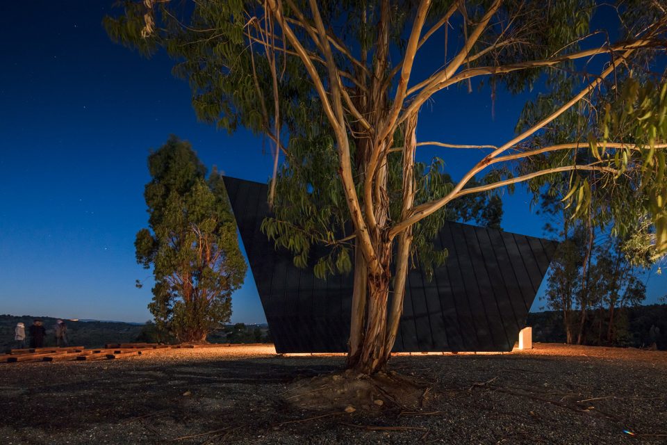 Chapel of NOSSA SENHORA DE FÁTIMA by Plano Humano Arquitectos
