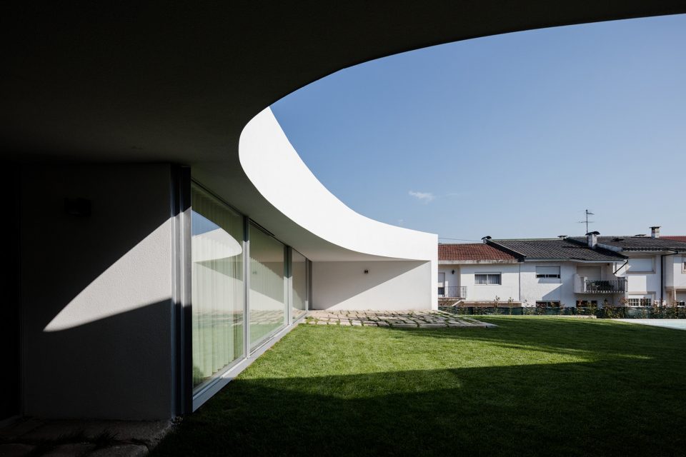 EDJO House by José Carlos Nunes de Oliveira